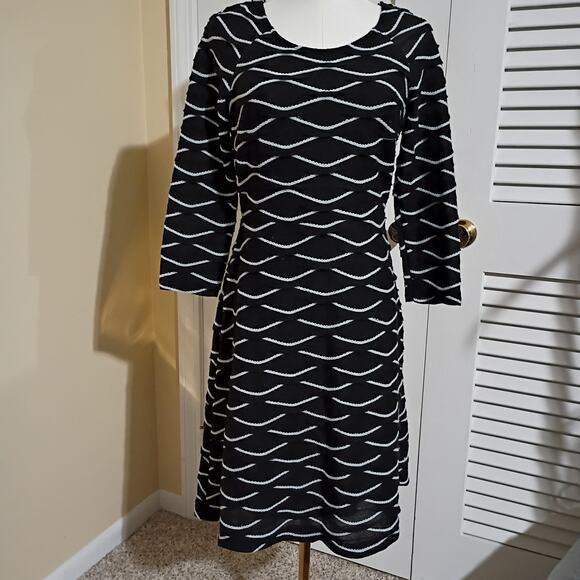 ECI 6 Skater Sweater Dress Textured Black and White Raglan Sleeve Light-Weight - Picture 5 of 12